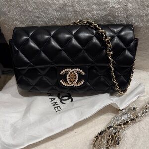 Fashion Chanel Black Quilted Crossbody Bag with Gold Chain